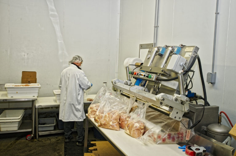 DesautelsFoods_ChickenCuttingRoom